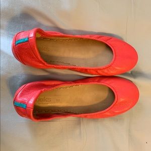 Tieks flats